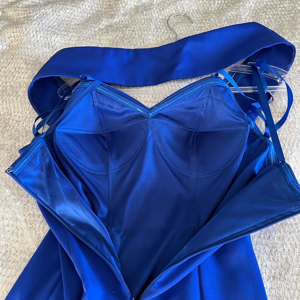 Gorgeous prom dress! 
13.5” waist 
belt NOT included